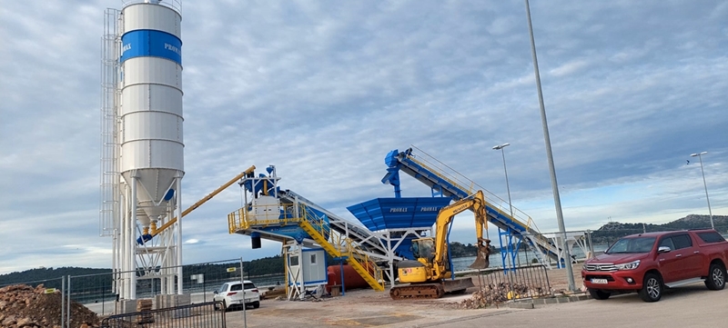 60m³/h Mobile Concrete Batching Plant